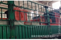 山東鐵礦客戶采購的5噸湘潭鋰電池電機車裝車發(fā)貨